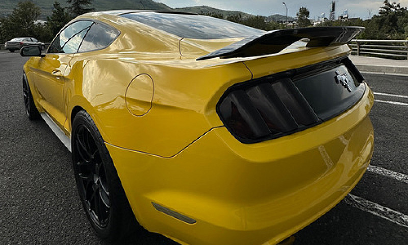 Ford Mustang 3.8 Cou...