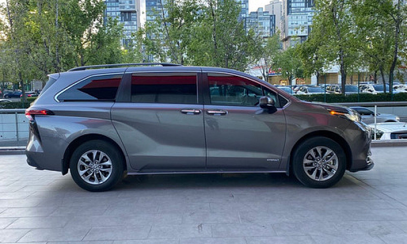Toyota Sienna 2021...