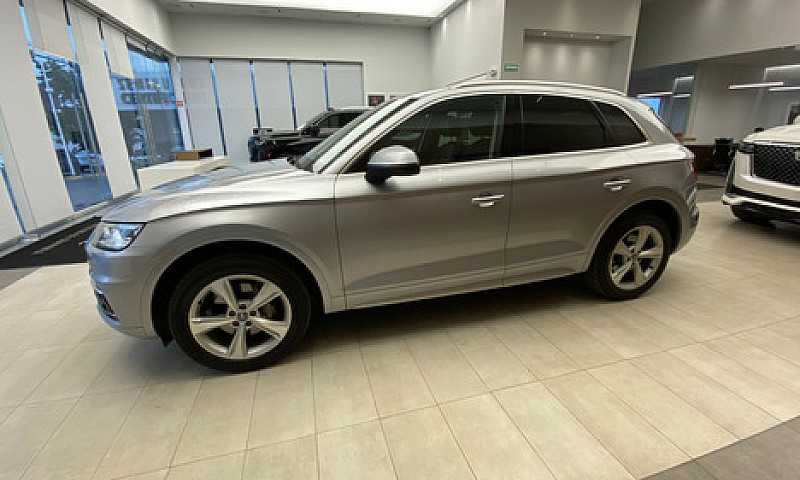 Audi Q5 2020...