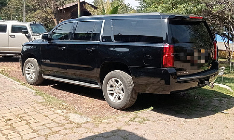 Chevrolet Suburban 5...
