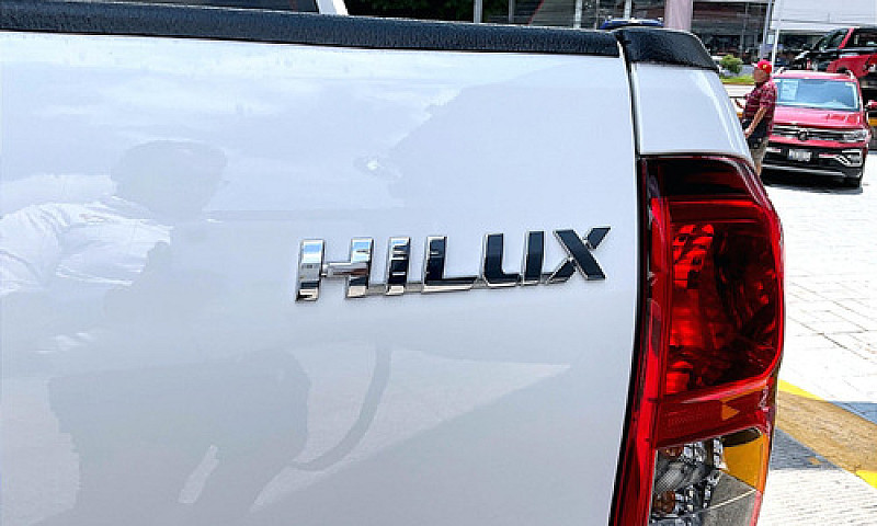 Toyota Hilux 2022...