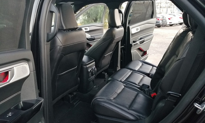 Ford Explorer 2023...