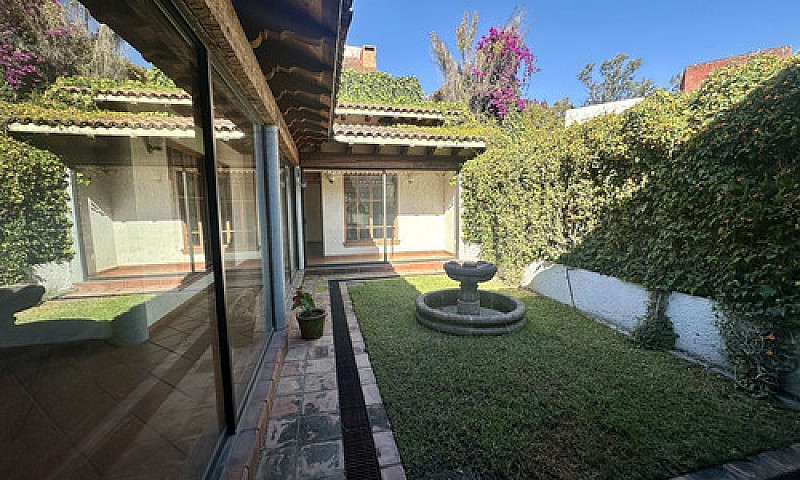 Casa Con Seguridad E...