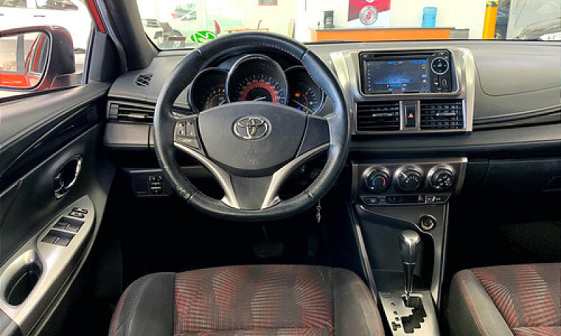 Toyota Yaris 2017...