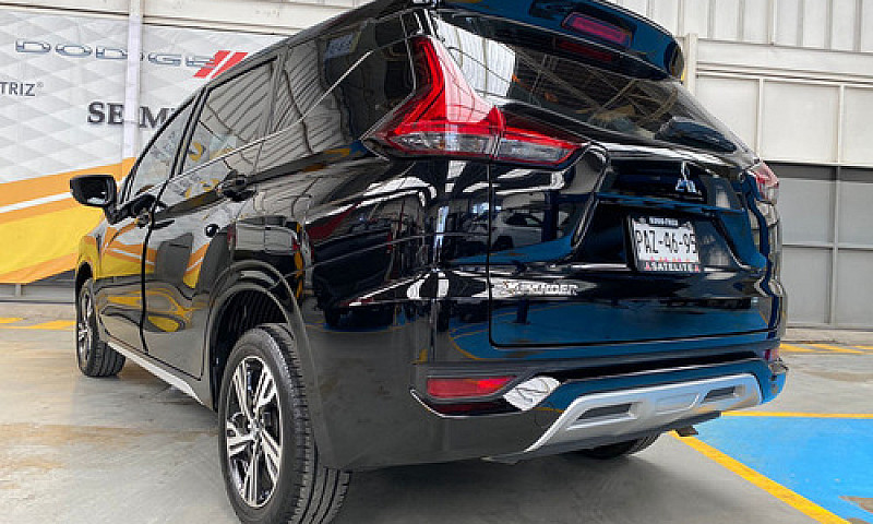Mitsubishi Xpander 2...