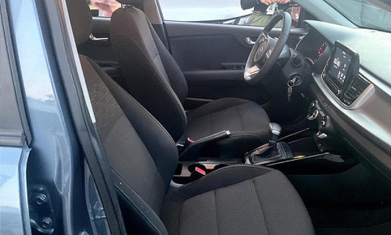 Kia Rio 2021...