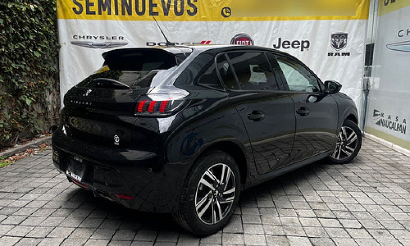 Peugeot 208 2022...