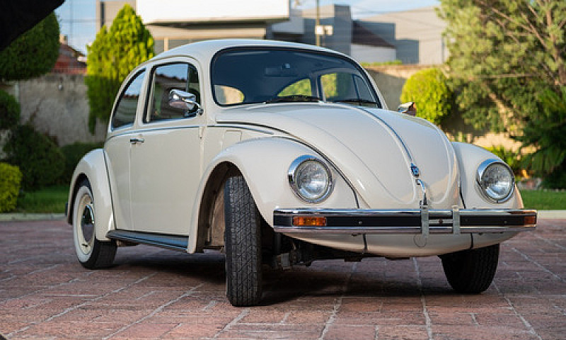 Volkswagen Sedan 1.6...