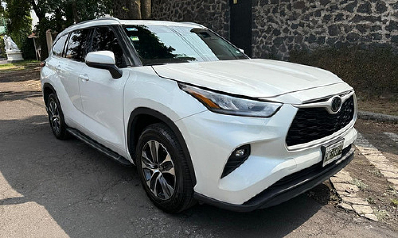Toyota Highlander 3....