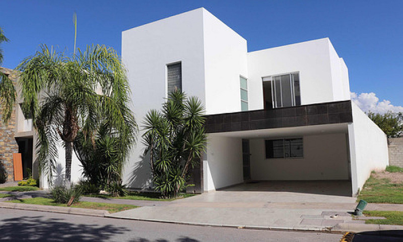 Casa En Venta Las Vi...