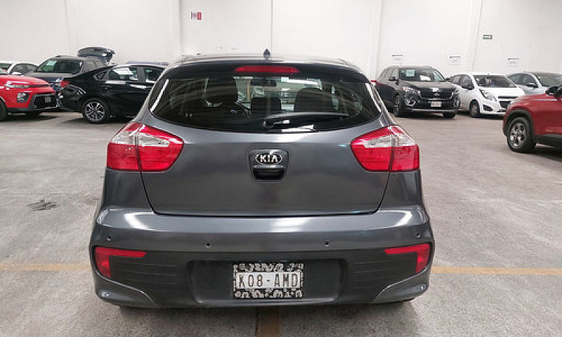 Kia Rio 2017...