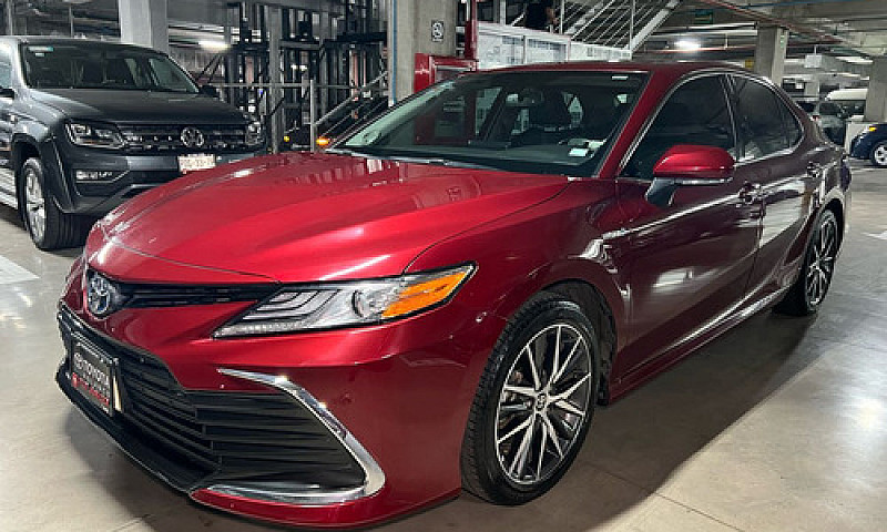 Toyota Camry 2021...