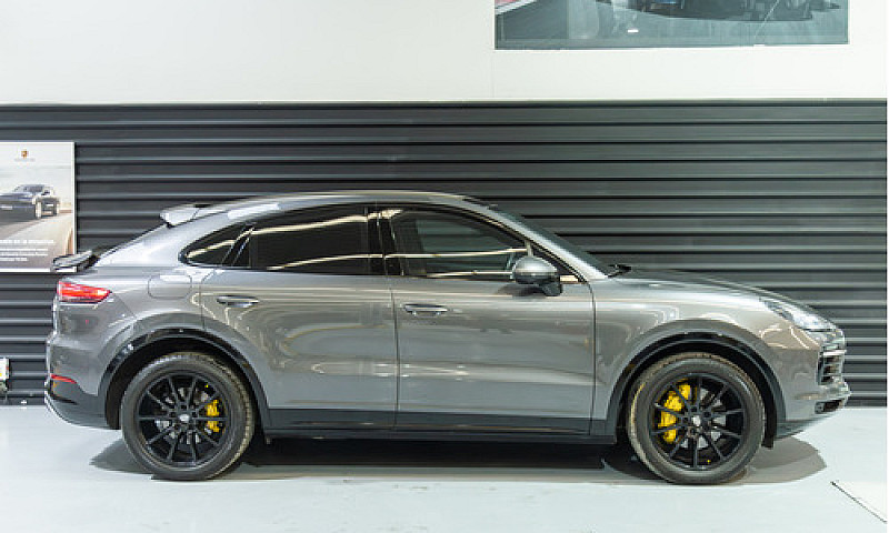 Porsche Cayenne 2023...