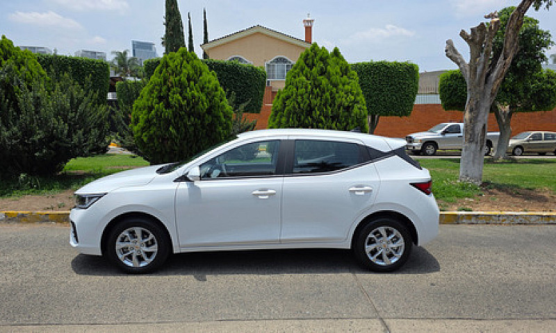 Chevrolet Aveo 1.5 L...