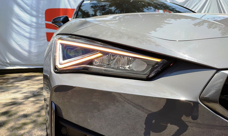 Cupra Leon 300Hp 202...