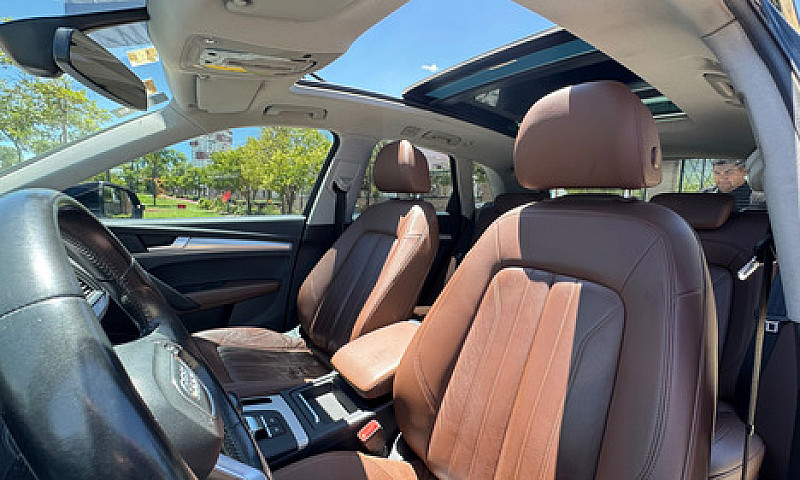 Audi Q5 2.0 L T Sele...