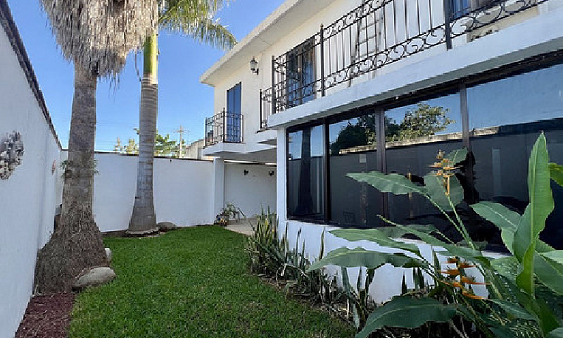 Casa En Venta En Fra...