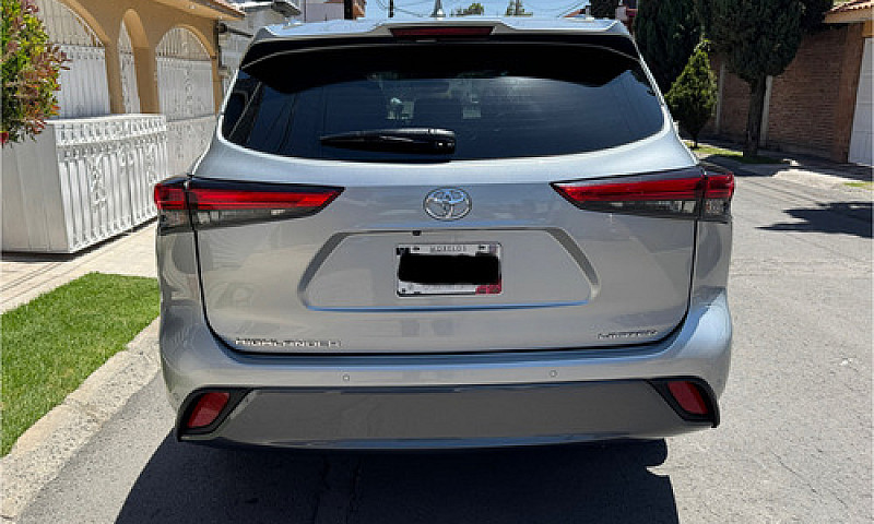 Toyota Highlander 3....