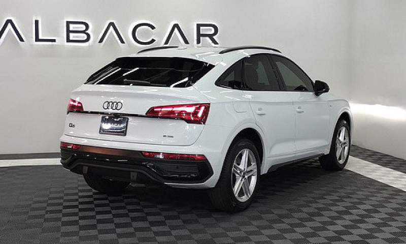 Audi Q5 2023...