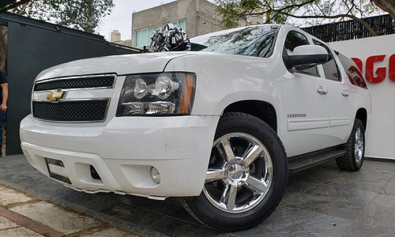 Chevrolet Suburban 5...