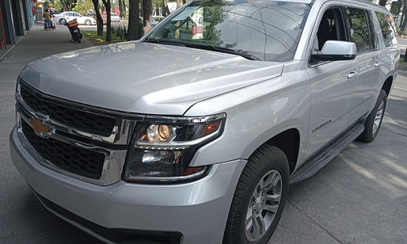 Chevrolet Suburban 2...