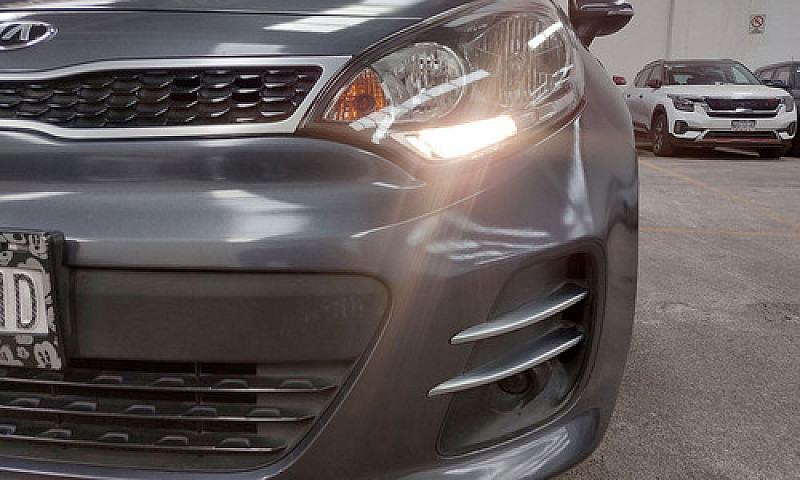 Kia Rio 2017...