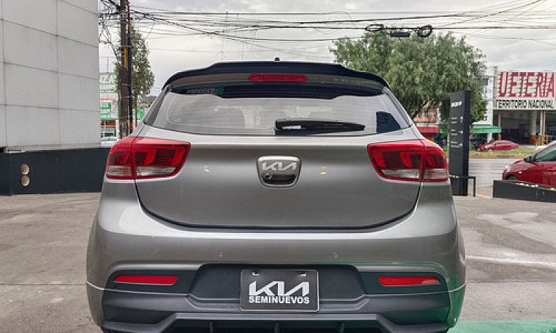 Kia Rio 2023...