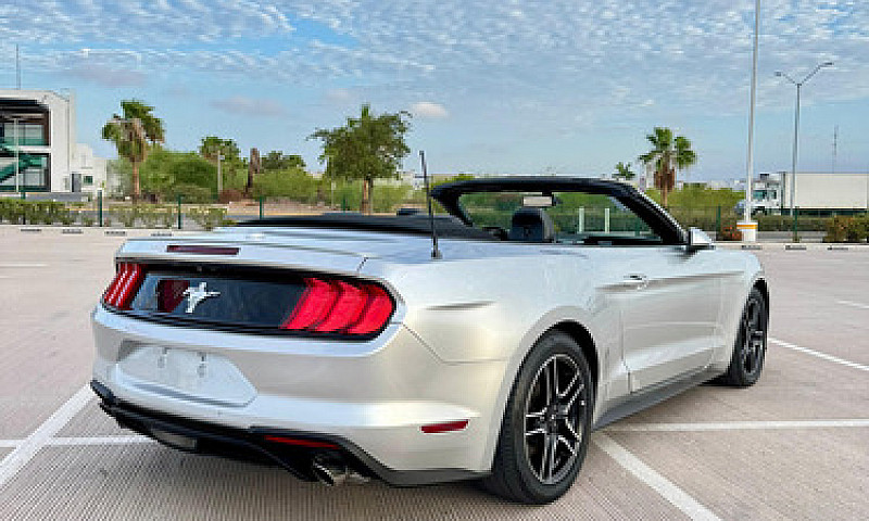 Ford Mustang 2P Coup...