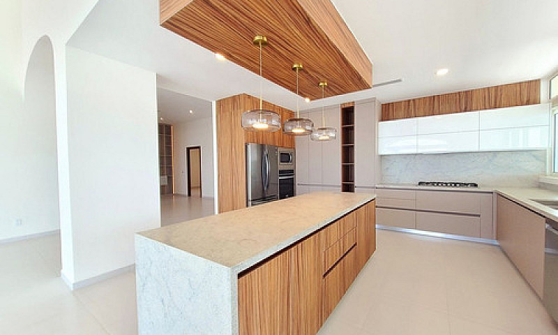 Hermoso Penthouse Co...