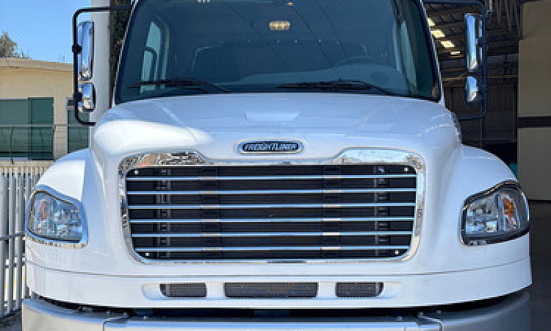 Freightliner M2 Tort...