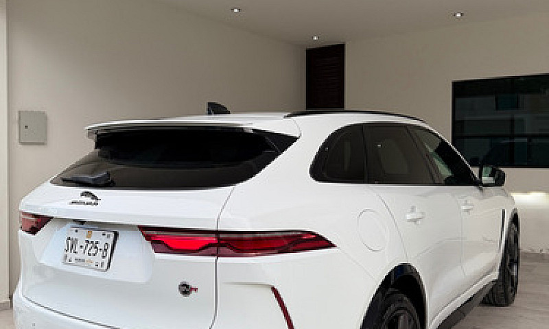 Jaguar F-Pace Svr...