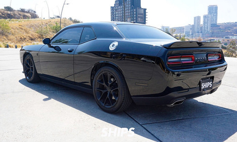 Dodge Challenger 201...