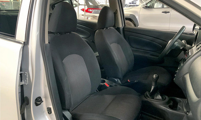 Nissan Versa 2019...