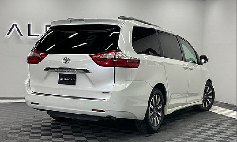 Toyota Sienna 2019...