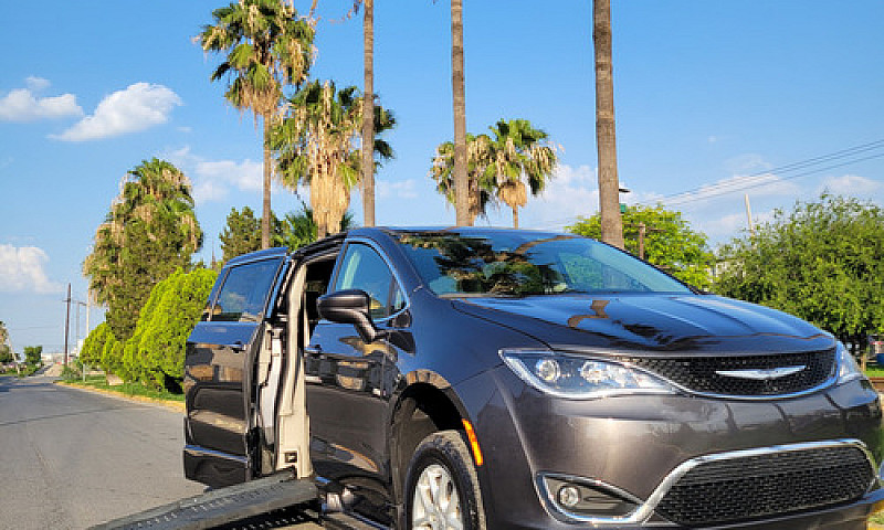 Chrysler Pacifica Br...