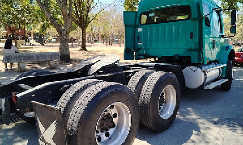 Tracto Freightliner ...