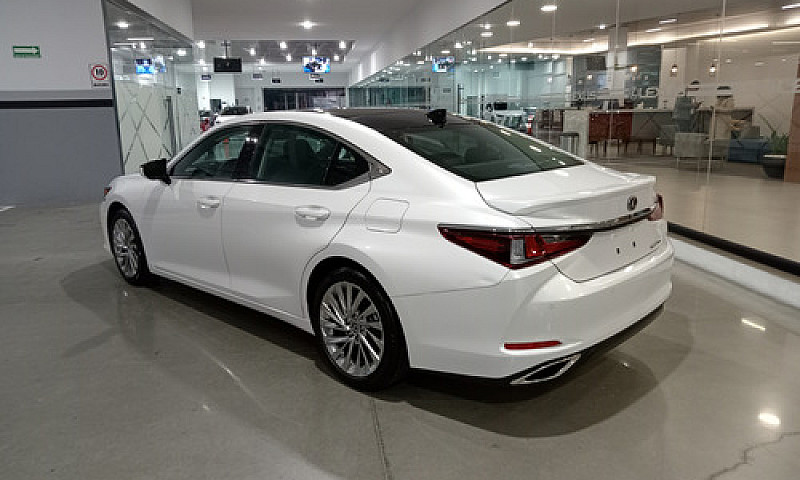 Lexus Es 2023...