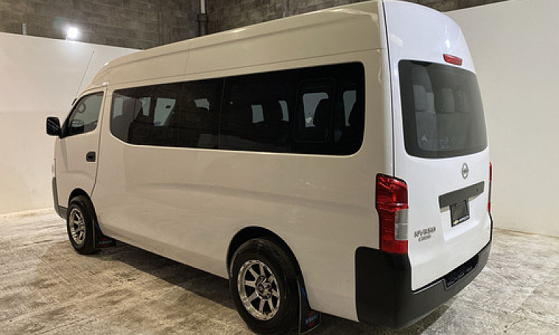 Nissan Urvan 2017 2....