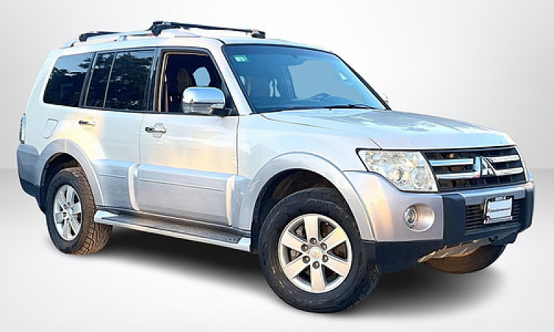 Mitsubishi Montero 2...