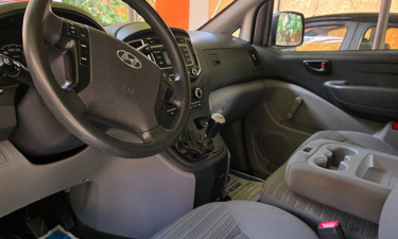 Hyundai Starex 2.4 C...