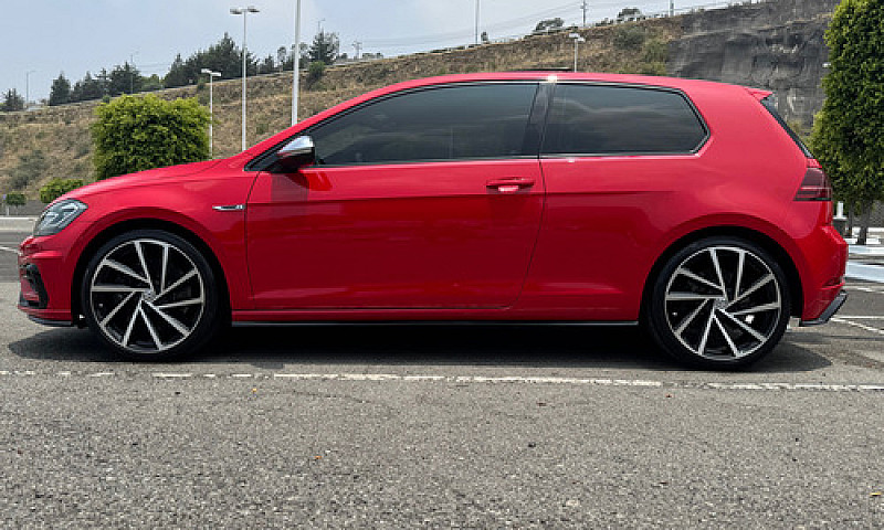 Volkswagen Golf R 2....