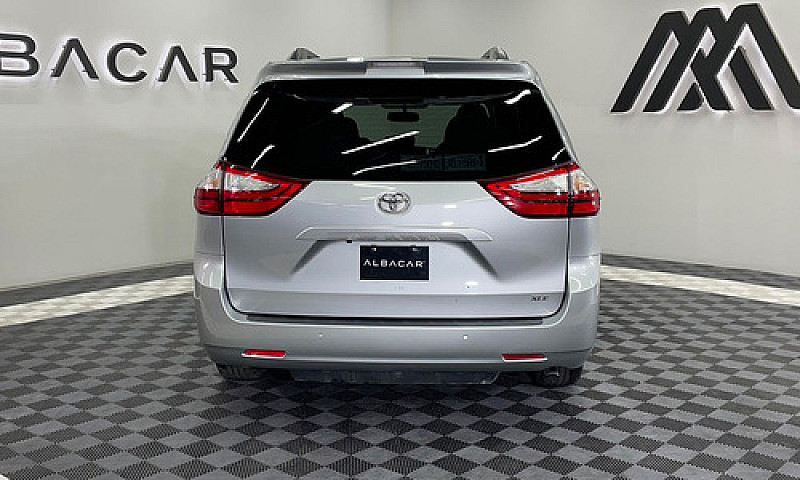 Toyota Sienna 2019...