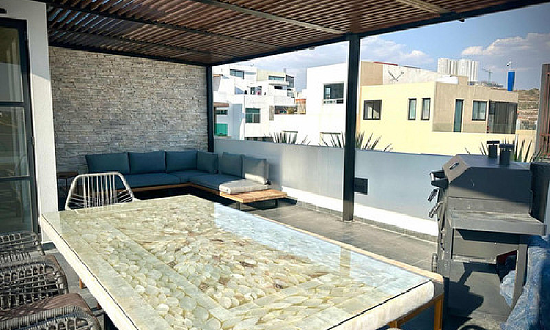 Casa En Venta En Zon...