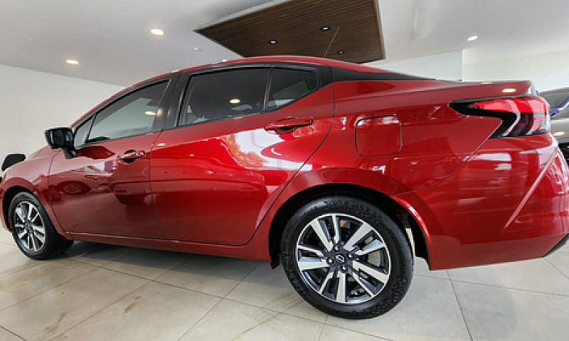 Nissan Versa 1.6 Adv...
