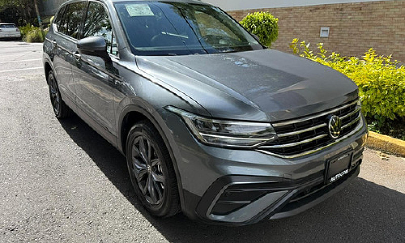Volkswagen Tiguan 1....