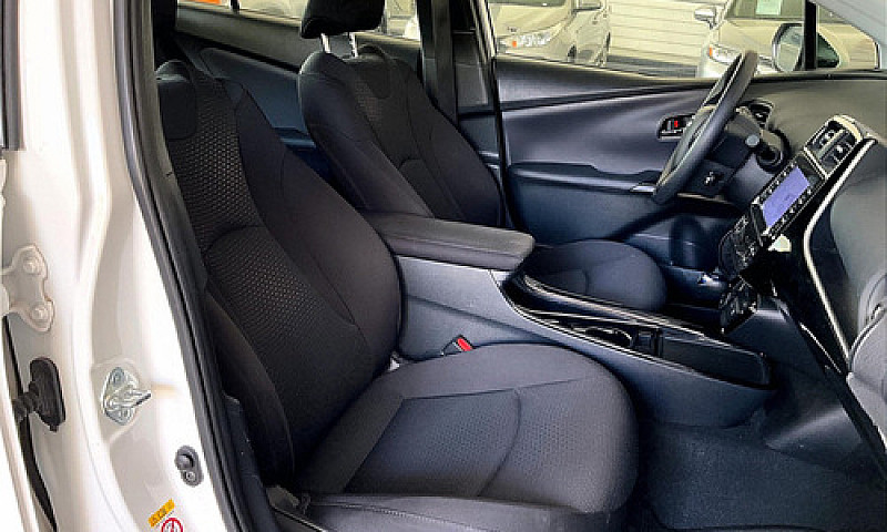 Toyota Prius 2021...