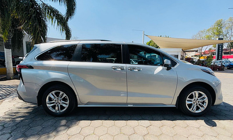 Toyota Sienna 2022...