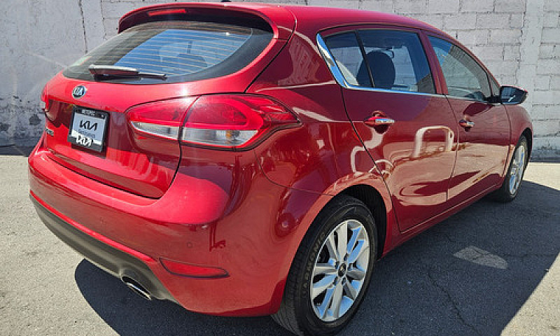 Kia Forte Hb 2018...