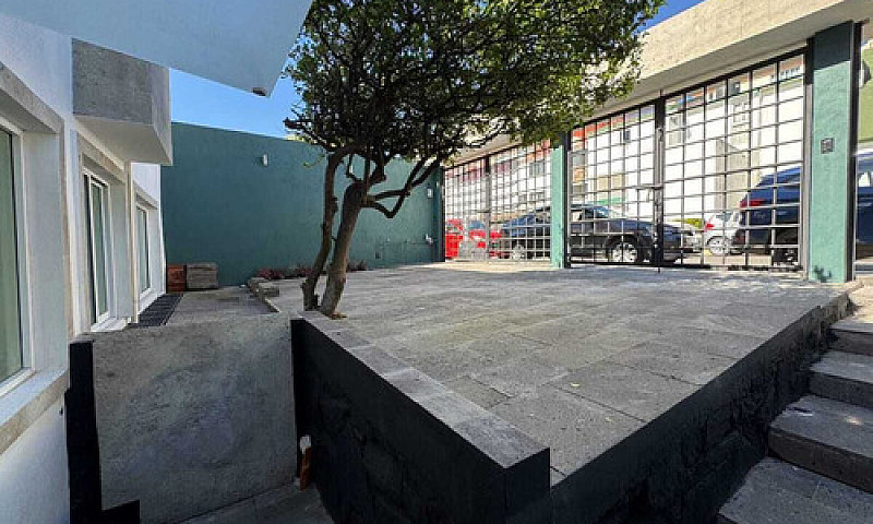 Casa En Venta En Lom...