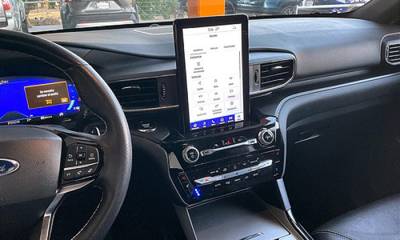 Ford Explorer 2023...